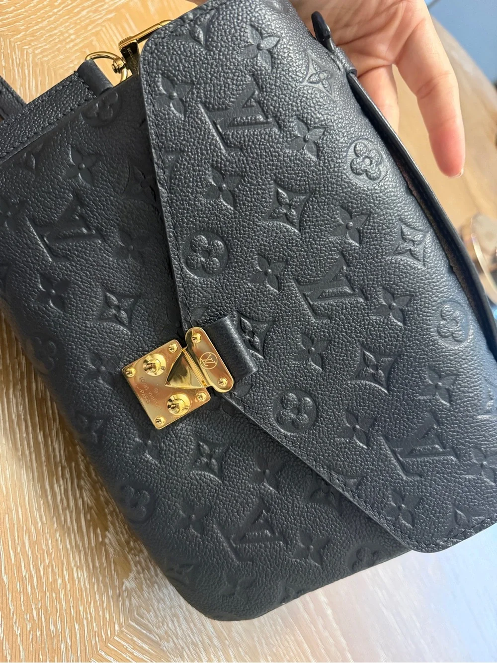 Authentic Louis Vuitton Pochette Métis in Black Monogram Empreinte leather - Picture 1 of 6